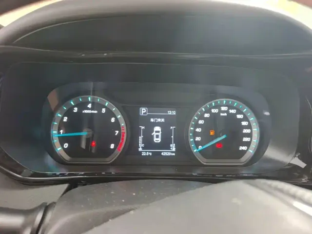 Changan Oushang X5 — Фото автомобиля 11