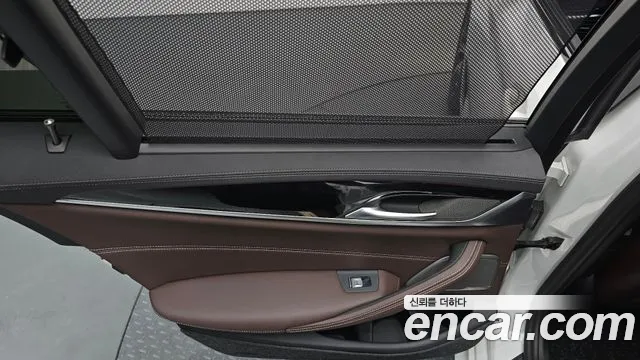 BMW 5 Series G30 — Фото автомобиля 24
