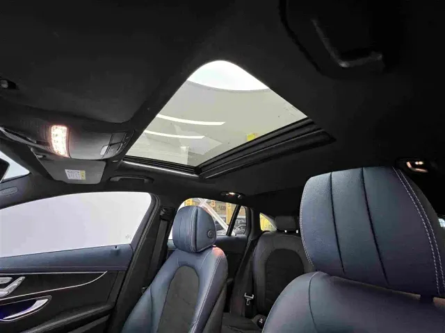 Mercedes-Benz EQC — Фото автомобиля 13