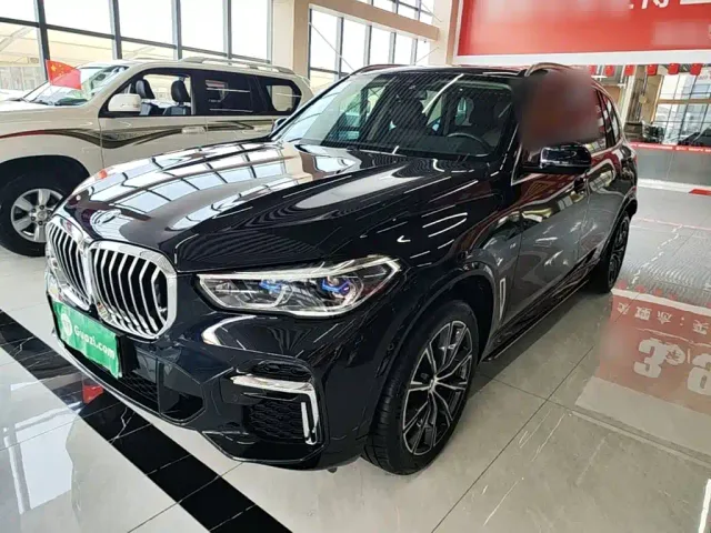 Фотография автомобиля — BMW X5