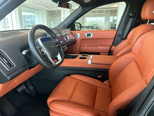 Li Auto L7 — Фото автомобиля 9