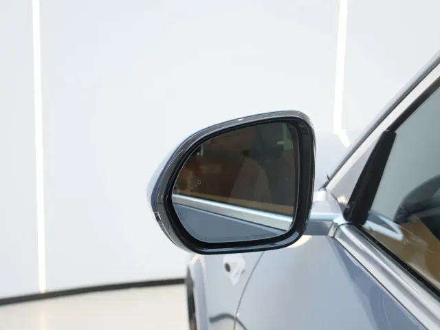 Li Auto L8 — Фото автомобиля 13