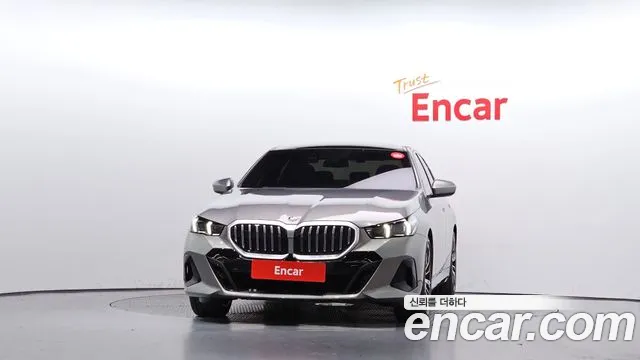 BMW 5 Series G60 — Фото автомобиля 3