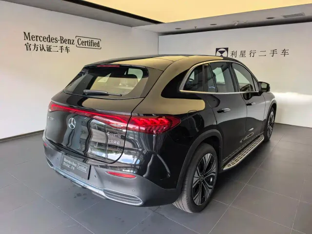 Mercedes-Benz EQE SUV — Фото автомобиля 11
