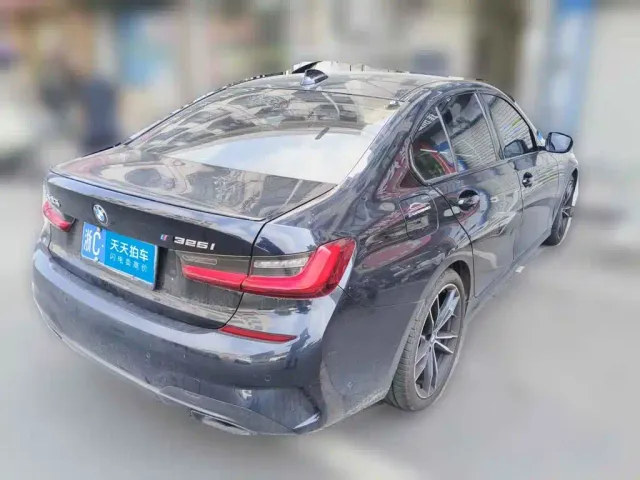 BMW 3 Series — Фото автомобиля 2