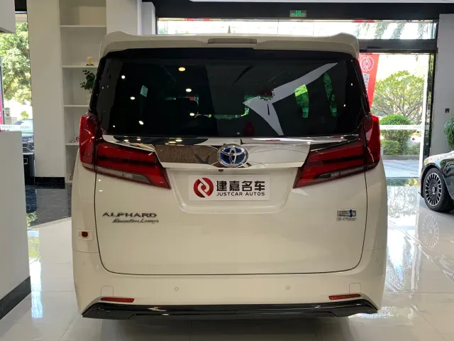 Toyota Alphard — Фото автомобиля 4