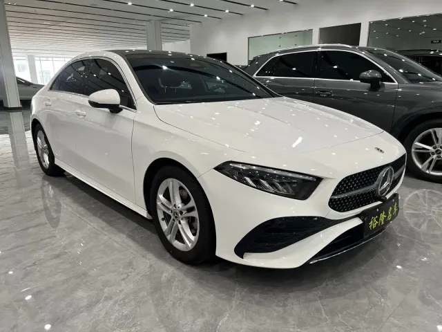 Mercedes-Benz A-Class — Фото автомобиля 3