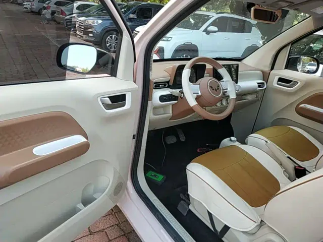 Wuling Hongguang Mini EV — Фото автомобиля 15