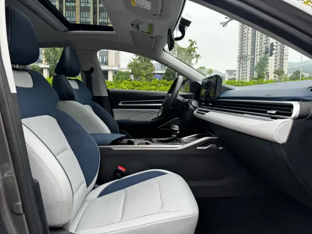 Geely Emgrand — Фото автомобиля 10