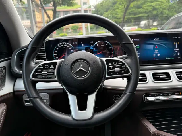 Mercedes-Benz GLE-Class — Фото автомобиля 14