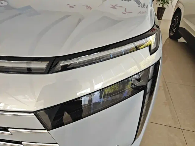 GAC Trumpchi E8 — Фото автомобиля 23