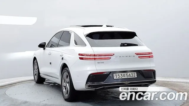 Genesis GV70 — Фото автомобиля 2