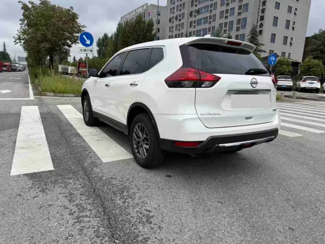Nissan X-Trail — Фото автомобиля 16