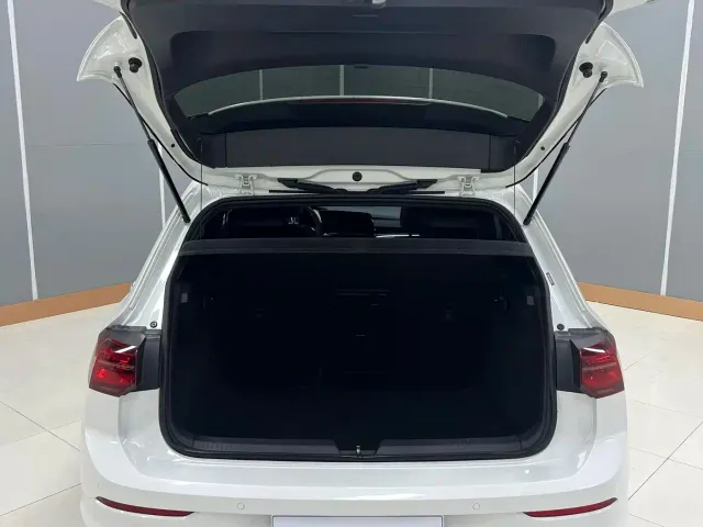 Volkswagen Golf — Фото автомобиля 15