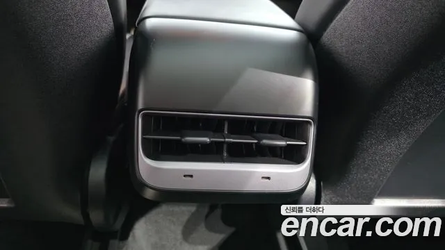 Tesla Model Y — Фото автомобиля 27