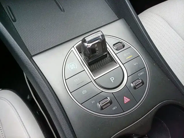 BYD Seal 05 DM-i — Фото автомобиля 15
