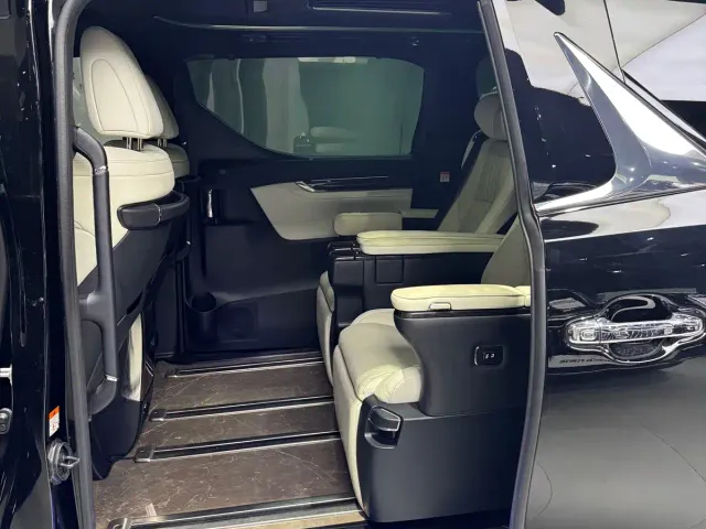 Lexus LM — Фото автомобиля 22