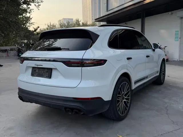 Porsche Cayenne — Фото автомобиля 7