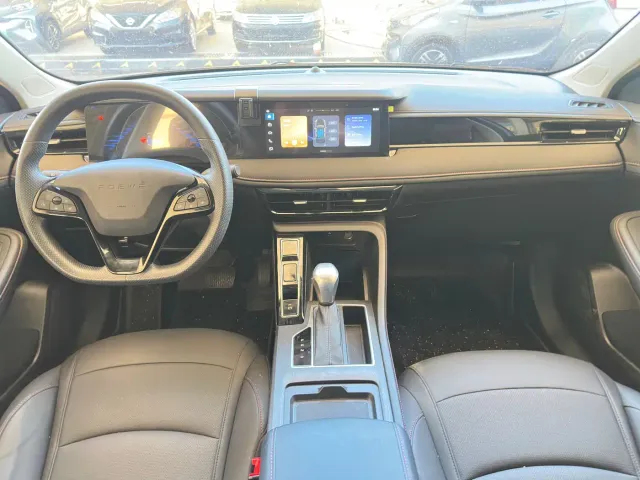 Roewe i5 — Фото автомобиля 11