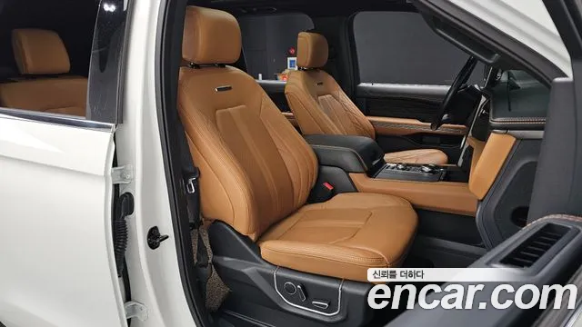 Ford Expedition — Фото автомобиля 25