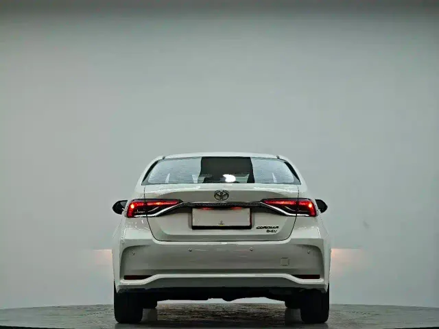 Toyota Corolla — Фото автомобиля 5