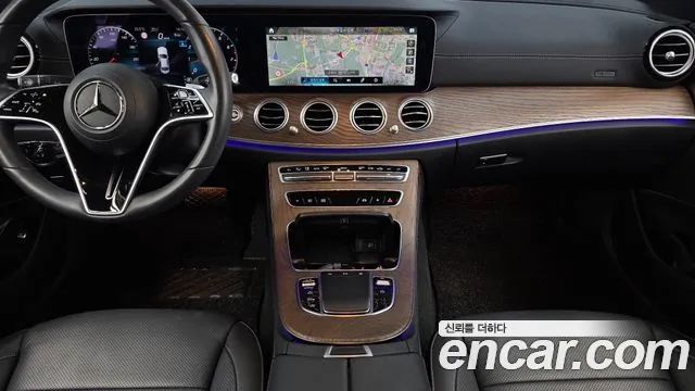Mercedes-Benz E-Class — Фото автомобиля 14