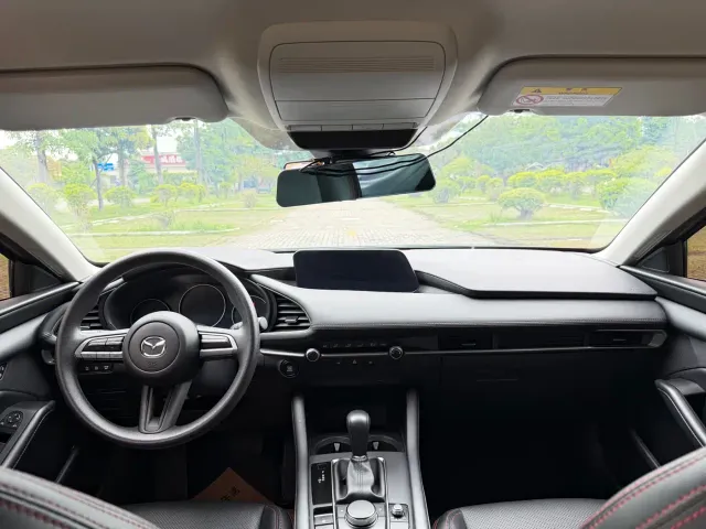 Mazda Axela — Фото автомобиля 12