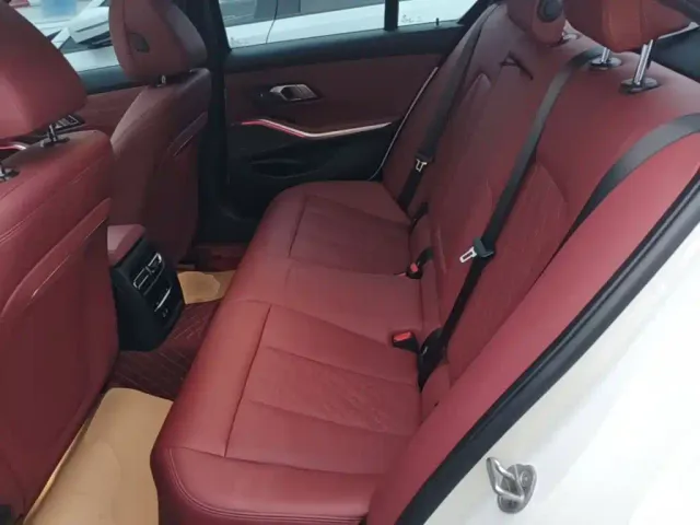 BMW 3 Series — Фото автомобиля 16