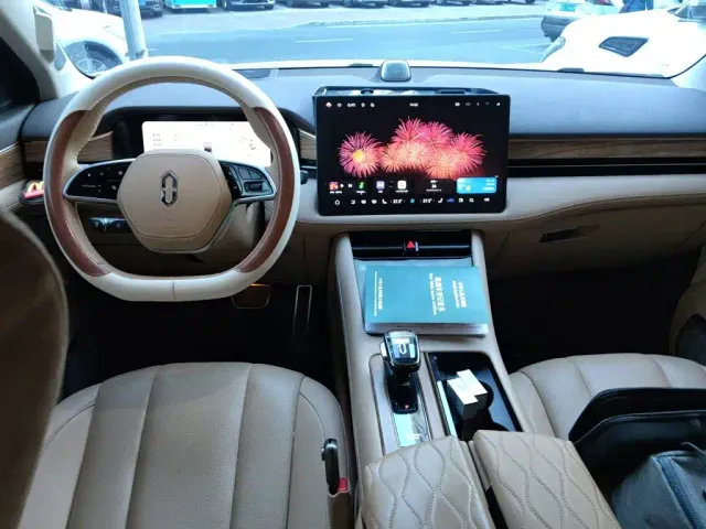 Aito M7 — Фото автомобиля 10