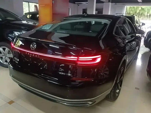 Volkswagen Passat — Фото автомобиля 6