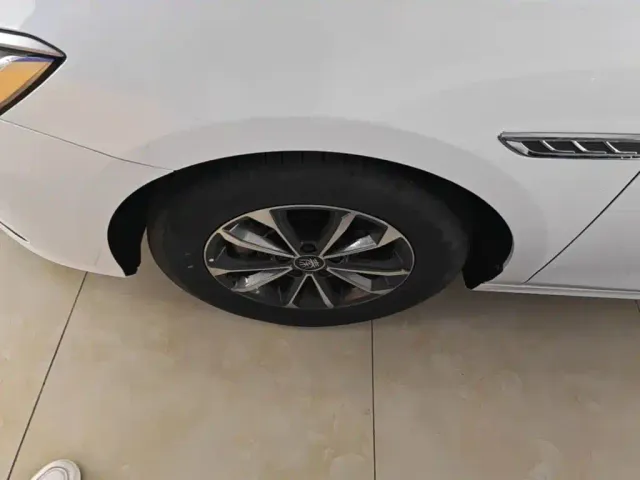 BYD Qin PLUS — Фото автомобиля 22