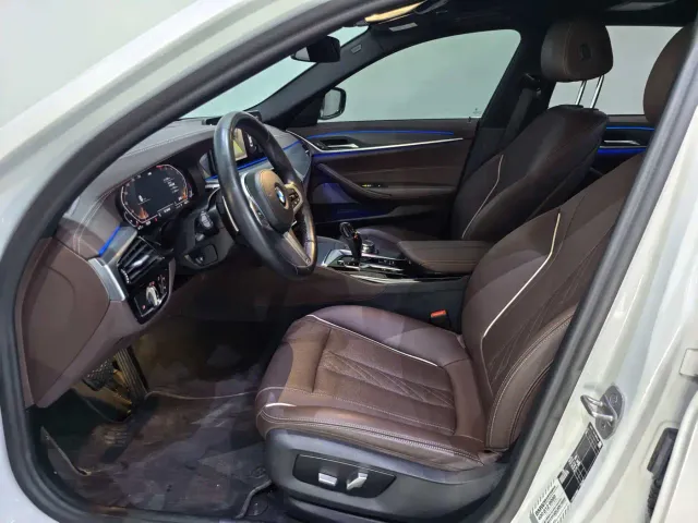 BMW 5 Series — Фото автомобиля 12