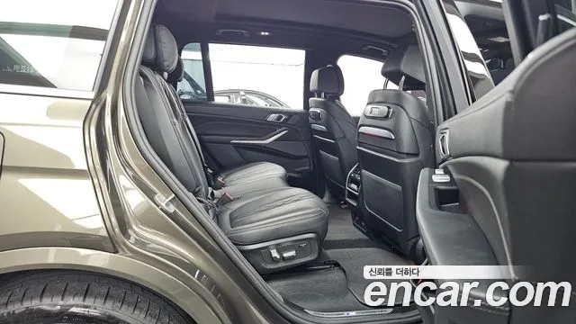 BMW X7 — Фото автомобиля 12