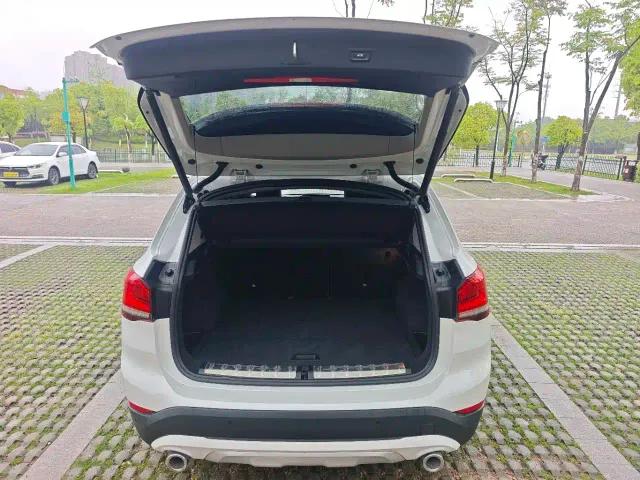 BMW X1 — Фото автомобиля 10