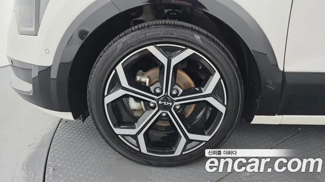 Kia Niro The All New Niro Signature — Фото автомобиля 4