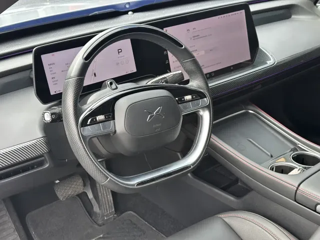 Xpeng P7 — Фото автомобиля 14