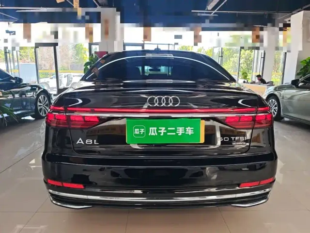 Audi A8 — Фото автомобиля 5