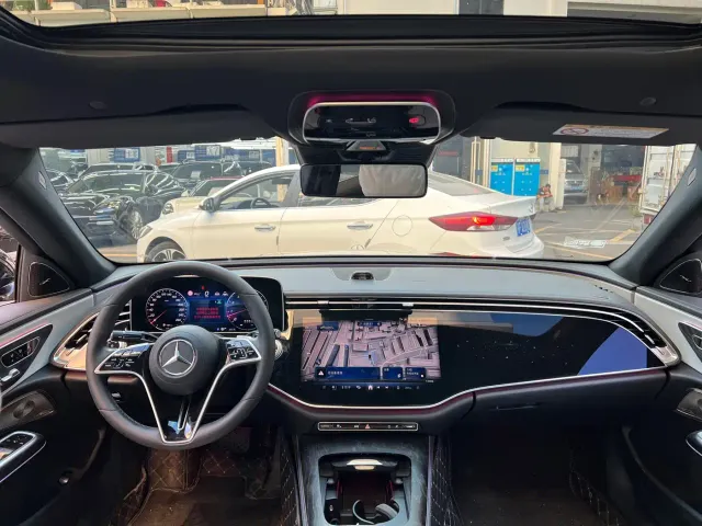 Mercedes-Benz E-Class — Фото автомобиля 5