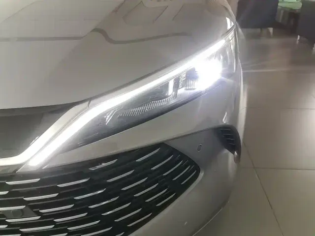 BYD Qin L — Фото автомобиля 23