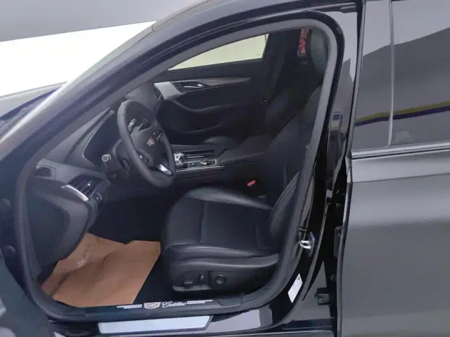Cadillac CT5 — Фото автомобиля 9