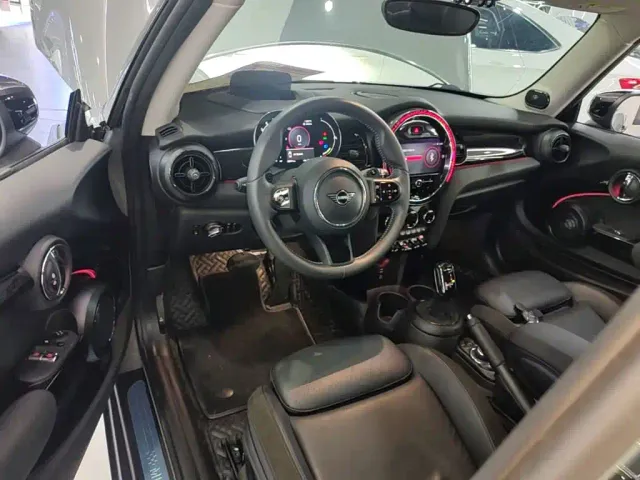 MINI Hatch — Фото автомобиля 9