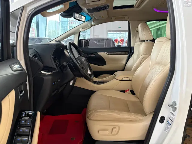 Toyota Vellfire — Фото автомобиля 9