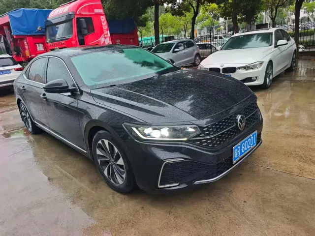 Volkswagen Passat — Фото автомобиля 8
