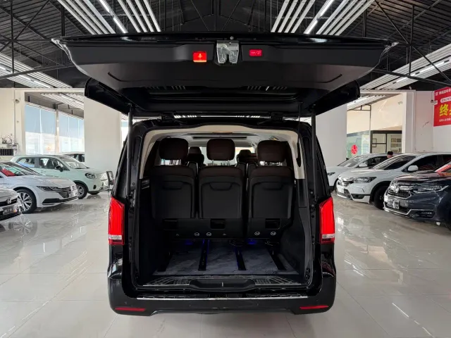 Mercedes-Benz V-Class — Фото автомобиля 19