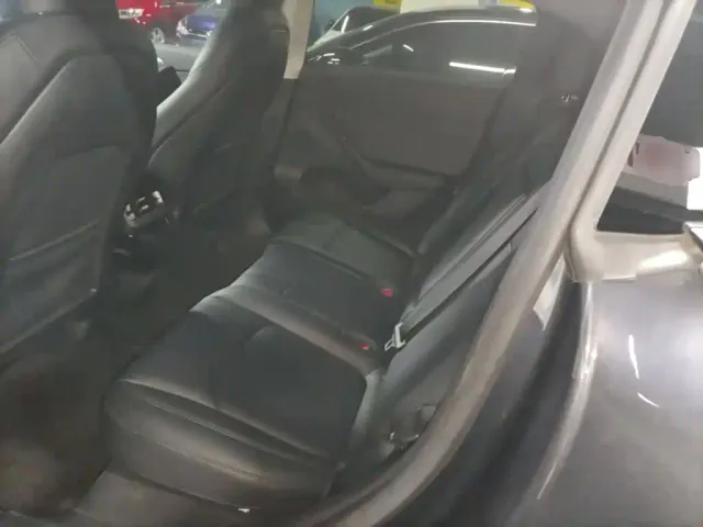 Tesla Model Y — Фото автомобиля 12
