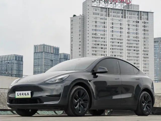 Фотография автомобиля — Tesla Model Y