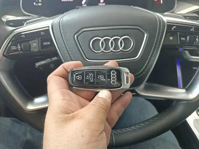 Audi A7L — Фото автомобиля 8