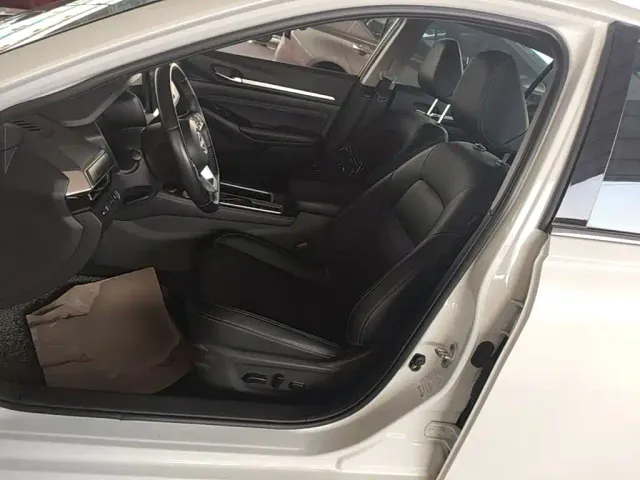 Nissan Teana — Фото автомобиля 10