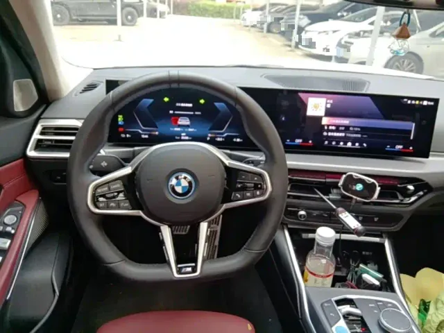 BMW i3 — Фото автомобиля 10