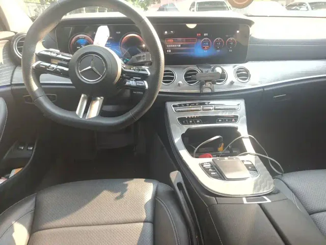 Mercedes-Benz E-Class — Фото автомобиля 10